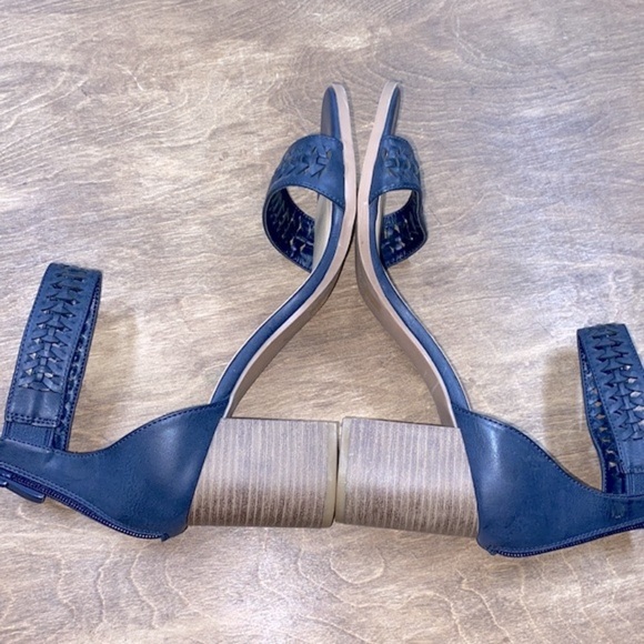 Chinese Laundry block heels size 10M - Picture 6 of 7